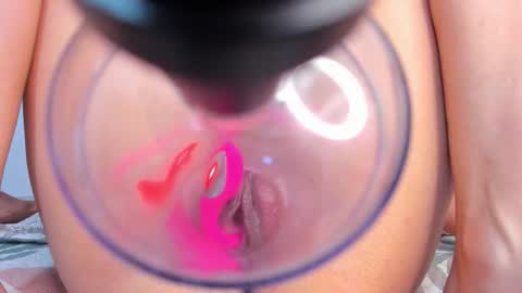 Snapshot of dania_wi chatting on March 8, 4:38 am DANIA online show from March 8, 4:38 am