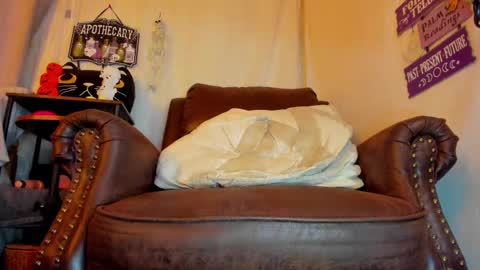 Snapshot of danidollxxx chatting on October 4, 3:15 am danidollxxx online show from October 4, 3:15 am