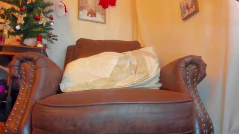 Snapshot of danidollxxx chatting on November 13, 4:22 am danidollxxx online show from November 13, 4:22 am