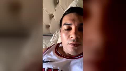 Snapshot of daniel548918 chatting on February 20, 5:24 pm daniel548918 online show from February 20, 5:24 pm