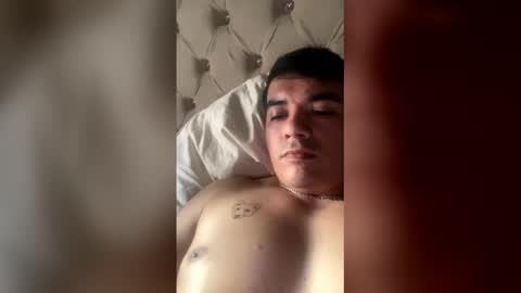 Snapshot of daniel548918 chatting on February 25, 12:20 am daniel548918 online show from February 25, 12:20 am