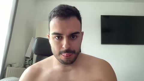Snapshot of daniel_3827 chatting on June 15, 6:37 am daniel_3827 online show from June 15, 6:37 am