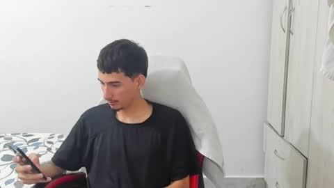 Snapshot of daniel_443 chatting on November 17, 8:14 pm DANIEL online show from November 17, 8:14 pm