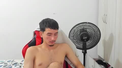 Snapshot of daniel_443 chatting on November 19, 12:43 am DANIEL online show from November 19, 12:43 am