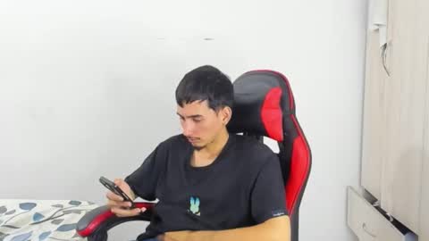 Snapshot of daniel_443 chatting on November 26, 3:07 am DANIEL online show from November 26, 3:07 am