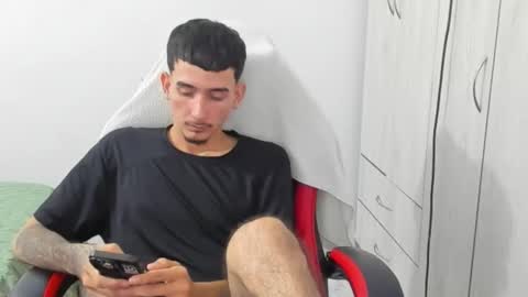 Snapshot of daniel_443 chatting on December 1, 4:17 am DANIEL online show from December 1, 4:17 am