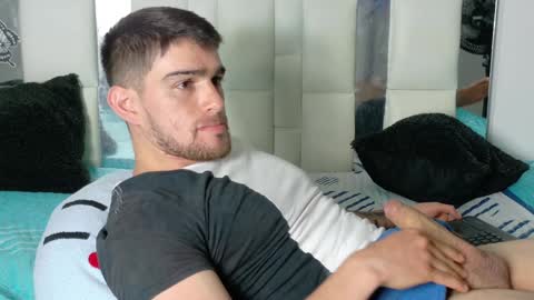 Snapshot of daniel_ova chatting on January 7, 2:08 pm Sexy Dani online show from January 7, 2:08 pm