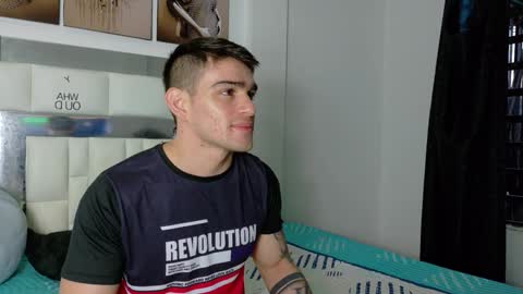 Snapshot of daniel_ova chatting on January 17, 11:17 am Sexy Dani online show from January 17, 11:17 am