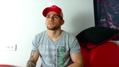 Snapshot of daniel_ova chatting on October 22, 12:05 pm Sexy Dani online show from October 22, 12:05 pm