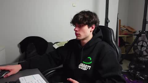 Snapshot of daniel_shawn chatting on January 5, 7:06 pm DANIEL SHAWN online show from January 5, 7:06 pm