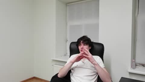 Snapshot of daniel_shawn chatting on February 12, 12:16 am DANIEL SHAWN online show from February 12, 12:16 am