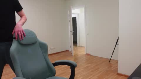 Snapshot of daniel_shawn chatting on February 15, 6:59 pm DANIEL SHAWN online show from February 15, 6:59 pm