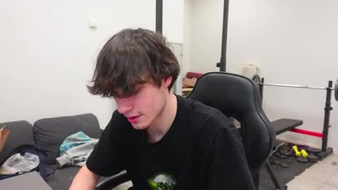 Snapshot of daniel_shawn chatting on February 18, 10:28 pm DANIEL SHAWN online show from February 18, 10:28 pm