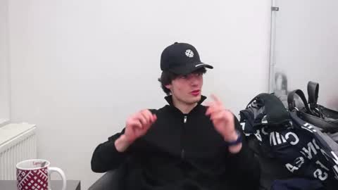 Snapshot of daniel_shawn chatting on February 21, 3:07 am DANIEL SHAWN online show from February 21, 3:07 am