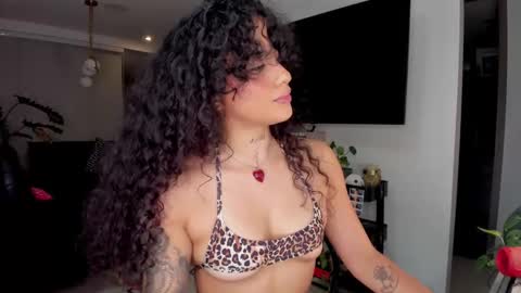 Snapshot of daniela_arenas chatting on November 21, 1:37 am daniela_arenas online show from November 21, 1:37 am