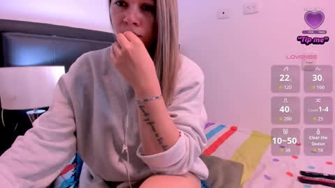 Snapshot of daniela_beauty chatting on November 25, 11:54 am daniela online show from November 25, 11:54 am