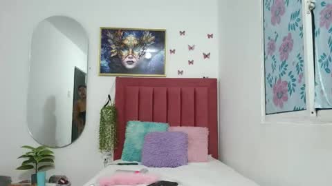 Snapshot of daniela_lan chatting on November 9, 10:41 pm daniela_lan online show from November 9, 10:41 pm