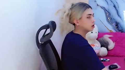 daniela_pink_ online show from February 19, 8:27 pm