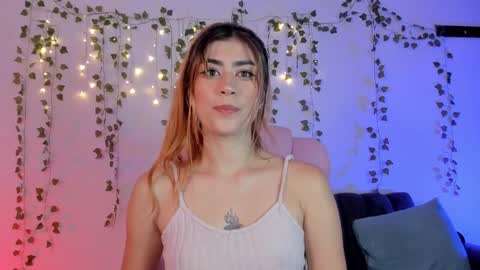 Snapshot of daniela_saenz1 chatting on December 19, 4:30 am Dani Saenz online show from December 19, 4:30 am