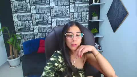 Snapshot of danielamonroe chatting on October 11, 8:40 pm danielamonroe online show from October 11, 8:40 pm