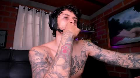 Snapshot of daniele_bunny chatting on January 18, 6:32 pm Daniele Bunny online show from January 18, 6:32 pm