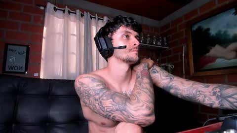 Snapshot of daniele_bunny chatting on February 19, 8:41 pm Daniele Bunny online show from February 19, 8:41 pm