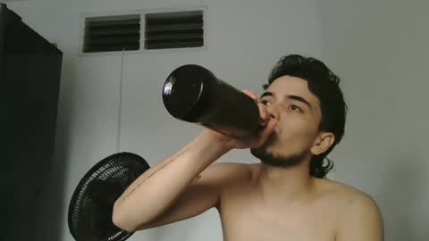 Snapshot of danielhot17 chatting on December 1, 8:53 pm DANIEL online show from December 1, 8:53 pm