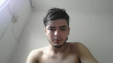 Snapshot of danielhot17 chatting on December 5, 11:27 am DANIEL online show from December 5, 11:27 am