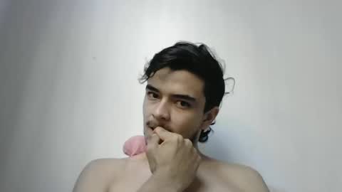 Snapshot of danielhot17 chatting on December 18, 11:56 am DANIEL online show from December 18, 11:56 am