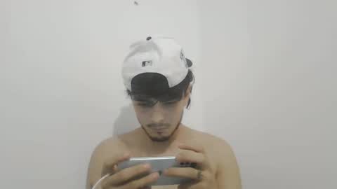 Snapshot of danielhot17 chatting on December 21, 11:34 pm DANIEL online show from December 21, 11:34 pm