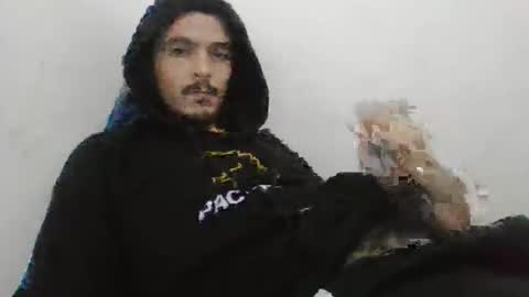 Snapshot of danielhot17 chatting on December 4, 5:50 am DANIEL online show from December 4, 5:50 am