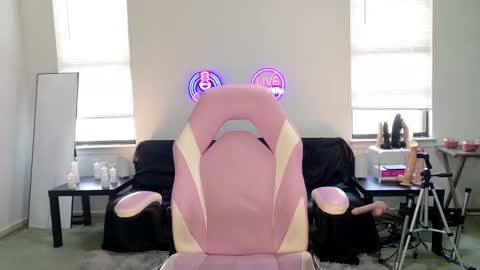 Danielle Banks online show from September 20, 3:35 pm