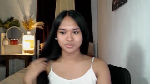 Snapshot of daniellelux chatting on February 10, 8:20 am daniellelux online show from February 10, 8:20 am