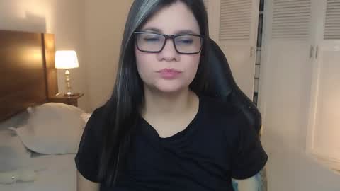 daniellerain online show from April 28, 9:31 pm