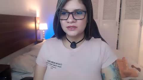 Snapshot of daniellerain chatting on June 21, 5:04 pm daniellerain online show from June 21, 5:04 pm
