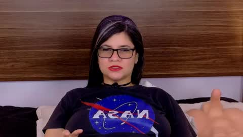 Snapshot of daniellerain chatting on July 27, 11:45 pm daniellerain online show from July 27, 11:45 pm