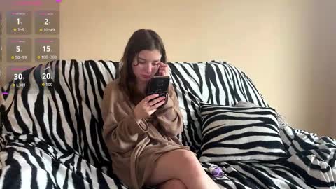 Snapshot of daniellevaulet chatting on November 21, 7:51 am Mia online show from November 21, 7:51 am