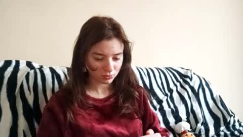 Mia online show from December 21, 8:32 am