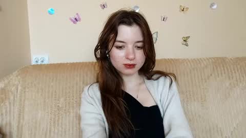 Snapshot of daniellevaulet chatting on May 4, 7:04 am Mia online show from May 4, 7:04 am