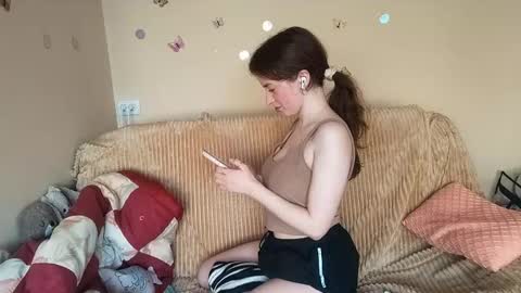 Snapshot of daniellevaulet chatting on May 11, 4:04 pm Mia online show from May 11, 4:04 pm