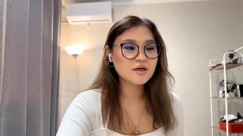 Luna  online show from November 16, 9:04 am