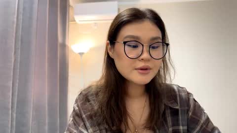 Luna  online show from November 18, 7:24 am