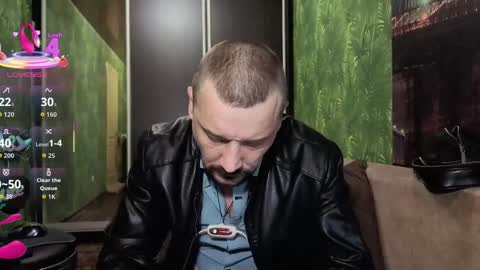 Snapshot of danielocool chatting on October 1, 5:57 am DanieloCool online show from October 1, 5:57 am