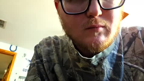 Snapshot of danielp_mod_cb chatting on November 4, 8:19 pm Daniel y. online show from November 4, 8:19 pm