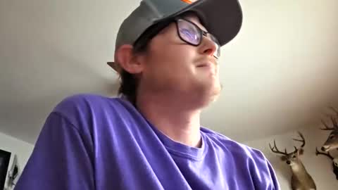 Snapshot of danielp_mod_cb chatting on February 2, 9:46 pm Daniel y. online show from February 2, 9:46 pm