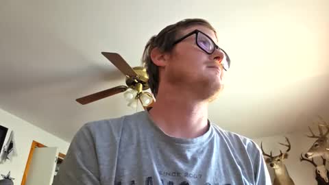 Snapshot of danielp_mod_cb chatting on February 4, 10:04 pm Daniel y. online show from February 4, 10:04 pm