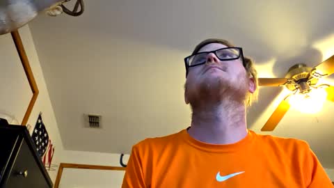 Snapshot of danielp_mod_cb chatting on February 20, 11:38 pm Daniel y. online show from February 20, 11:38 pm