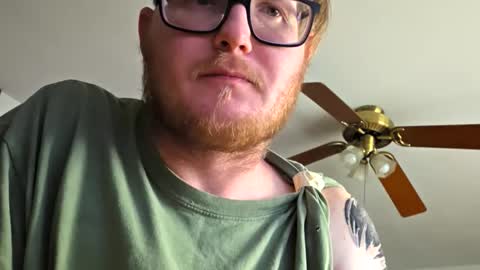 Snapshot of danielp_mod_cb chatting on March 8, 5:28 pm Daniel y. online show from March 8, 5:28 pm