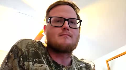 Snapshot of danielp_mod_cb chatting on March 23, 7:07 pm Daniel y. online show from March 23, 7:07 pm