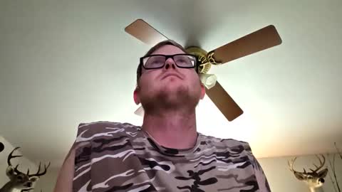 Snapshot of danielp_mod_cb chatting on June 2, 7:16 pm Daniel y. online show from June 2, 7:16 pm
